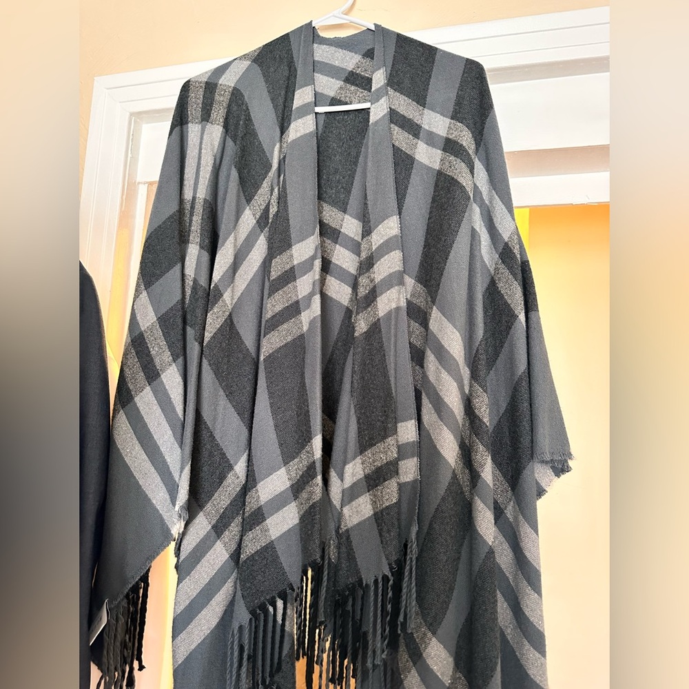Unbranded cape